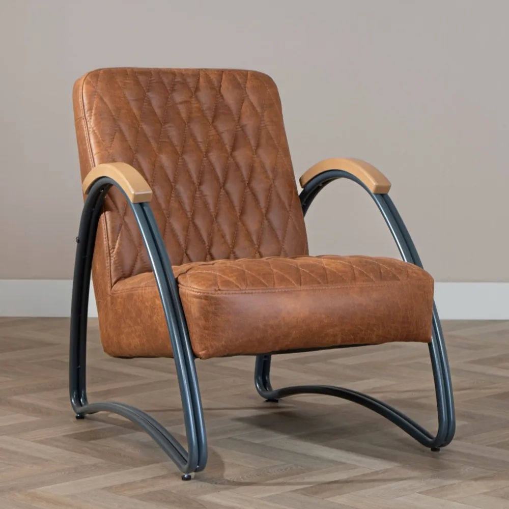 fauteuil amara cognac eco leer met eiken armleggers horeca stoel